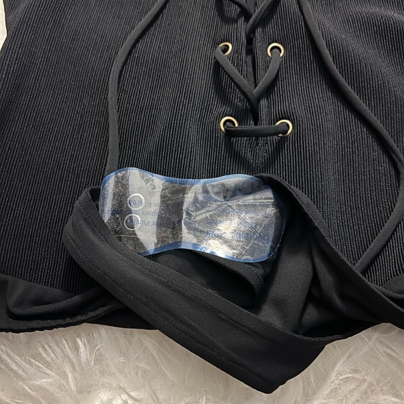 Tularosa size M black ribbed bodysuit with lace up front NEW - Picture 14 of 15